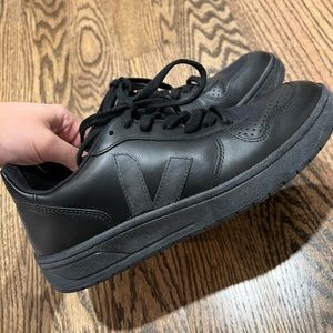 Veja V-10 Women’s low tops